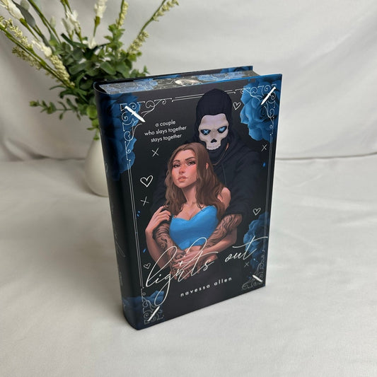 Lights Out by Navessa Allen | Bücherbüchse Exclusive German Special Edition