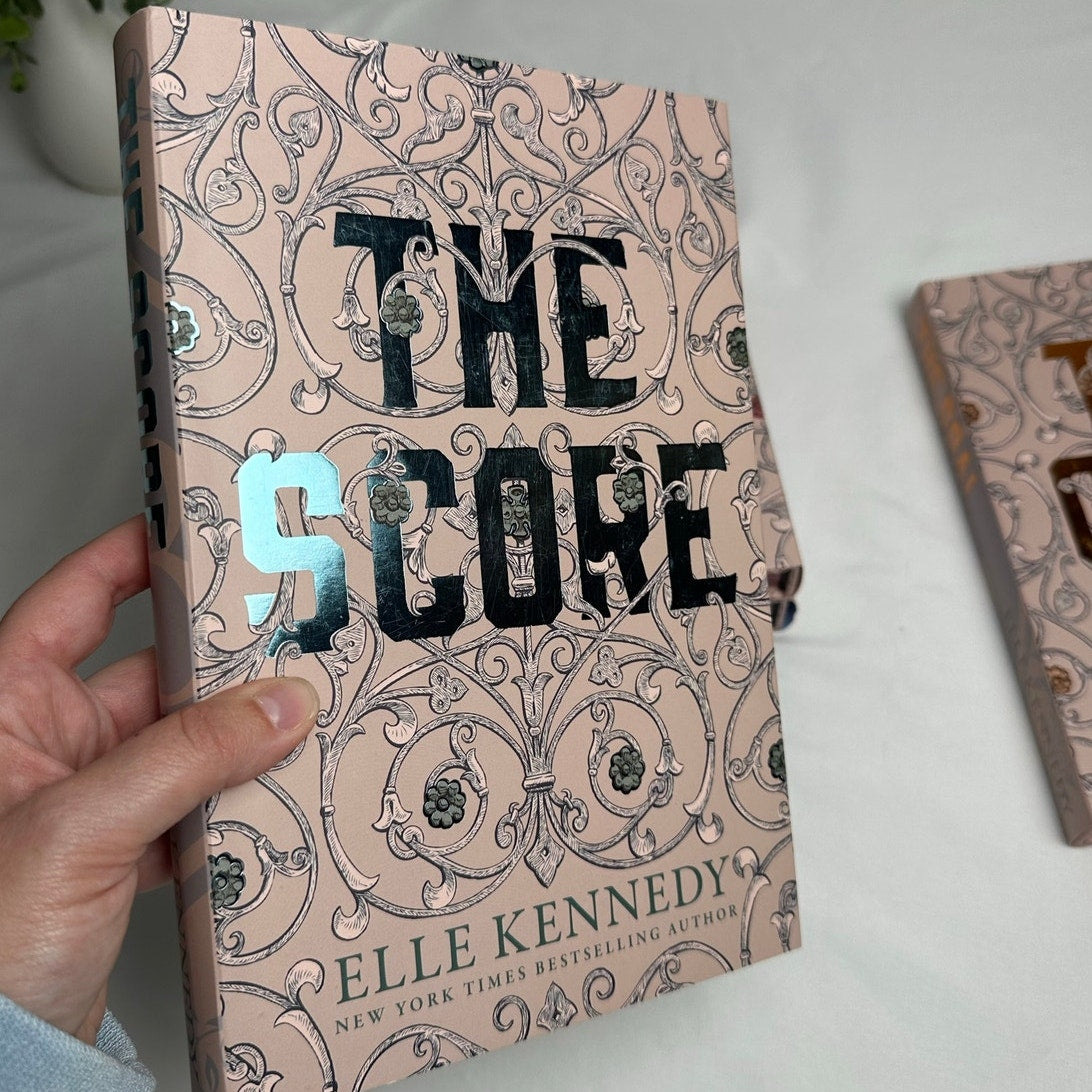 Off Campus Elle Kennedy Books 1-4 Bookish Box Signed SE Hardcover Set