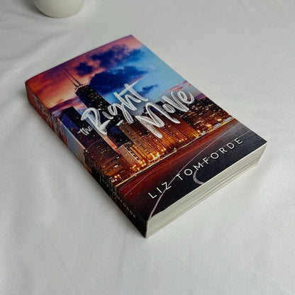 The Right Move by Liz Tomforde | OOP Indie Skyline Cover Paperback
