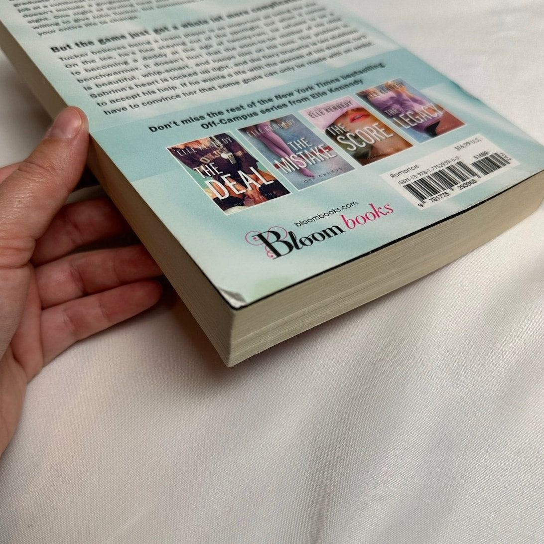 The Goal by Elle Kennedy | Bloom Books Paperback