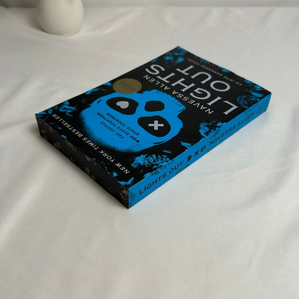 Lights Out by Navessa Allen | B&N Exclusive Sprayed Edges Paperback