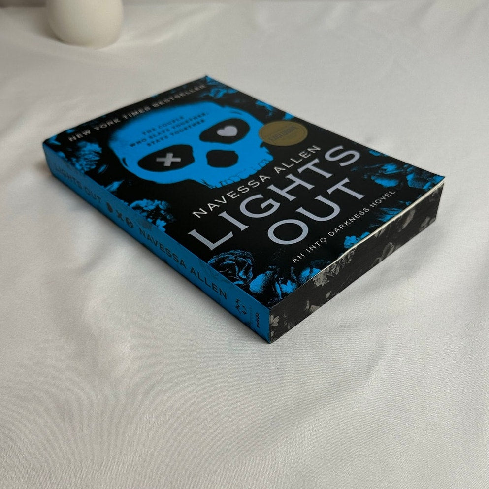 Lights Out by Navessa Allen | B&N Exclusive Sprayed Edges Paperback