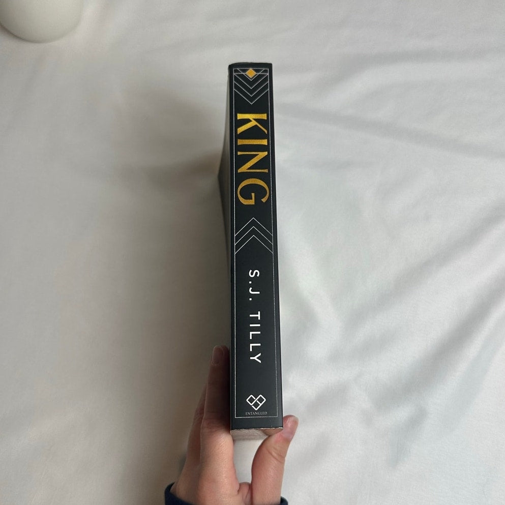 King by S.J. Tilly | Deluxe Paperback with Sprayed Edges