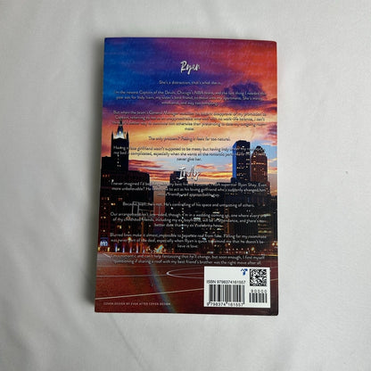 The Right Move by Liz Tomforde | OOP Indie Skyline Cover Paperback