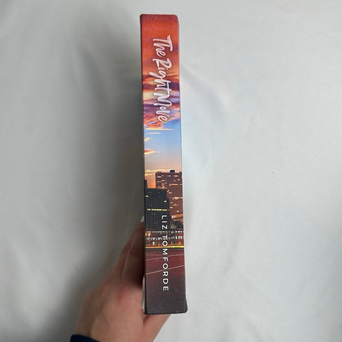 The Right Move by Liz Tomforde | OOP Indie Skyline Cover Paperback