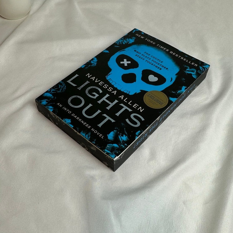 Lights Out by Navessa Allen | B&N Exclusive Sprayed Edges Paperback