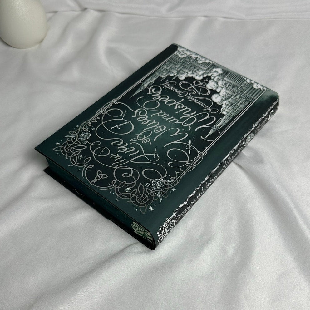 The Lure of Wolves and Whispers by Amanda Connolly | FairyLoot Signed SE Hardcover