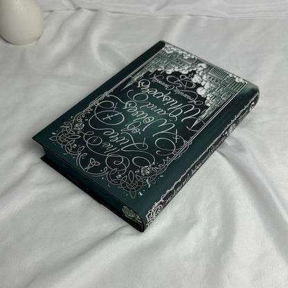 The Lure of Wolves and Whispers by Amanda Connolly | FairyLoot Signed SE Hardcover