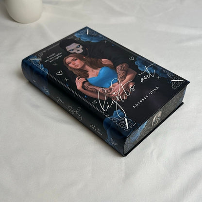 Lights Out by Navessa Allen | Bücherbüchse Exclusive German Special Edition