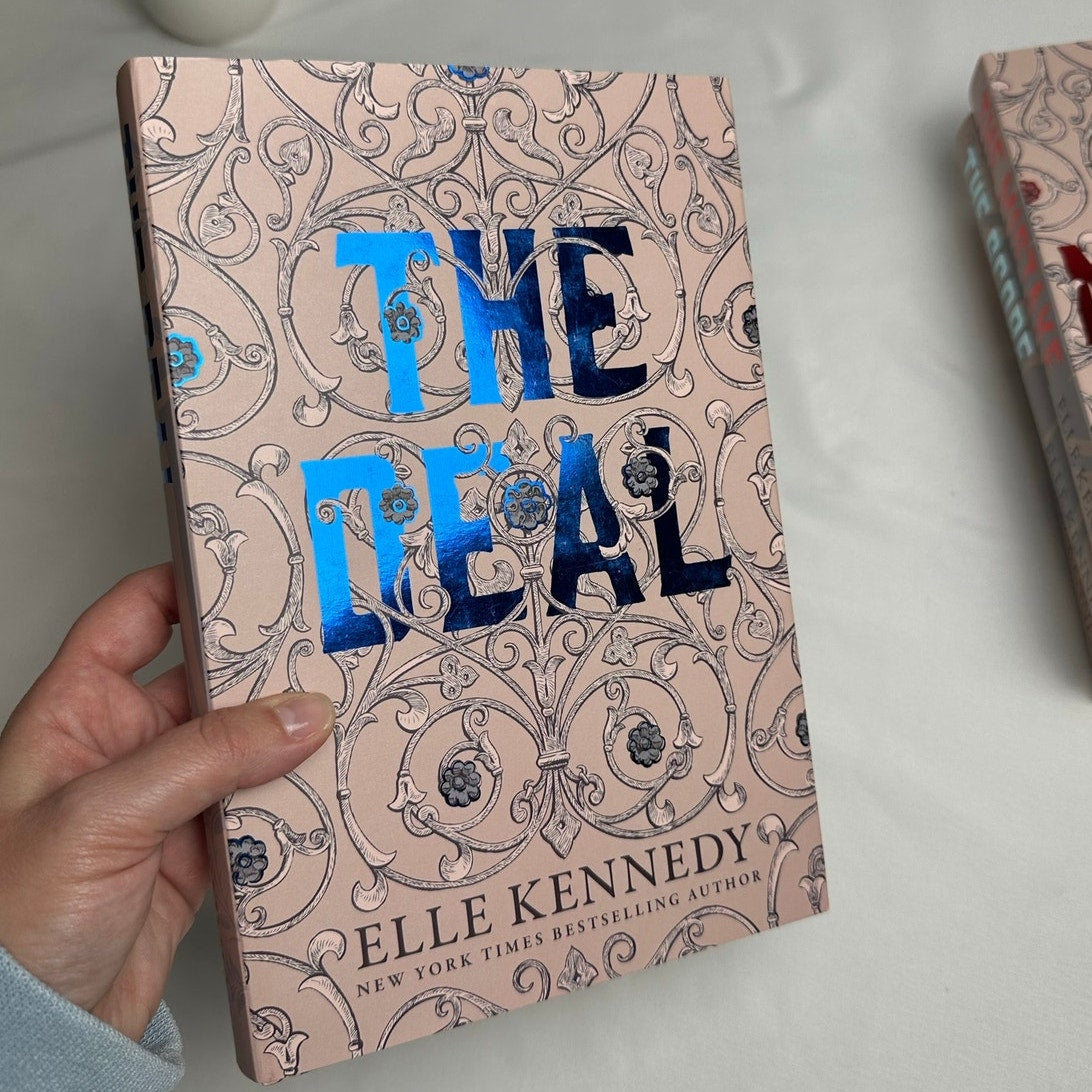 Off Campus Elle Kennedy Books 1-4 Bookish Box Signed SE Hardcover Set