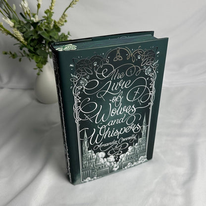 The Lure of Wolves and Whispers by Amanda Connolly | FairyLoot Signed SE Hardcover