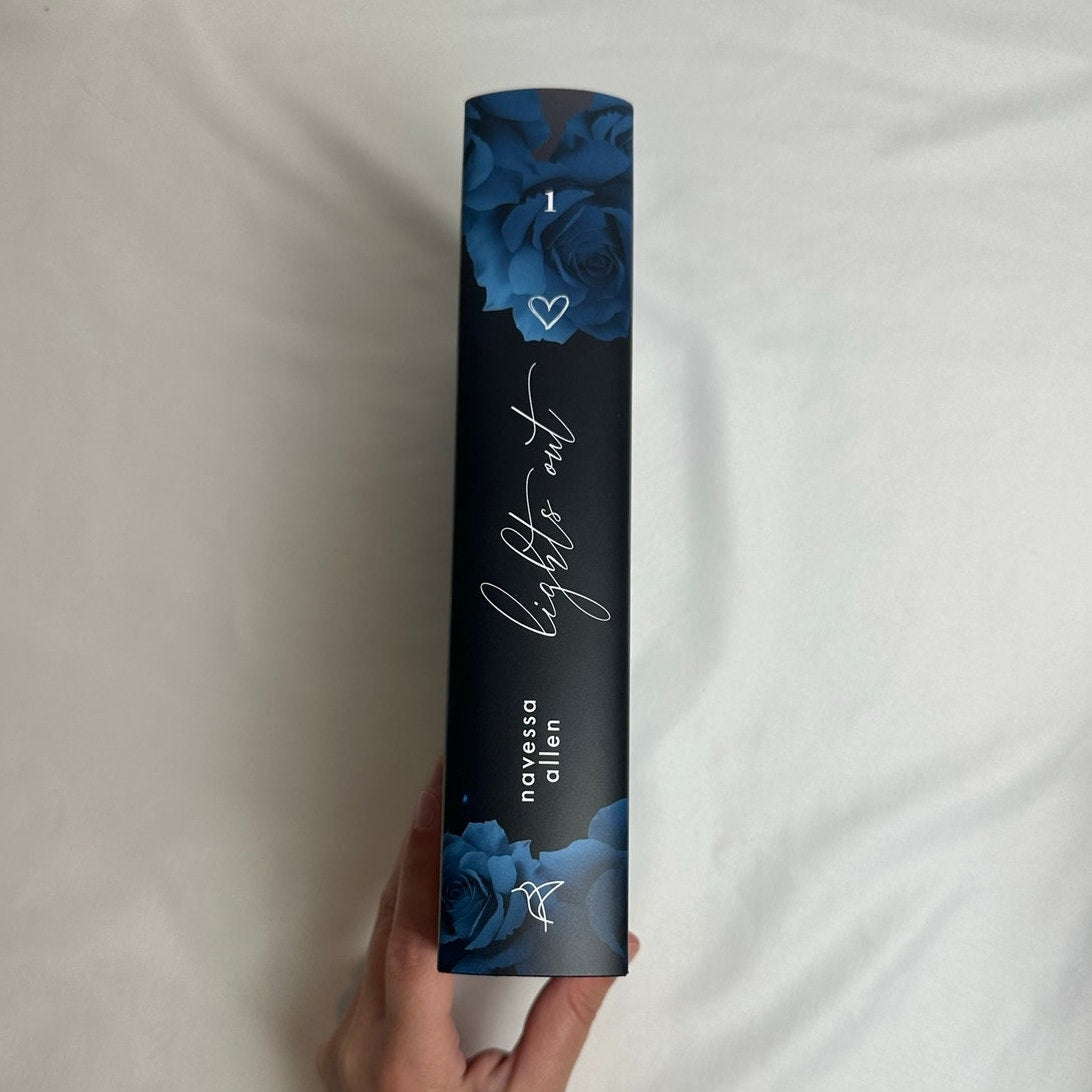 Lights Out by Navessa Allen | Bücherbüchse Exclusive German Special Edition
